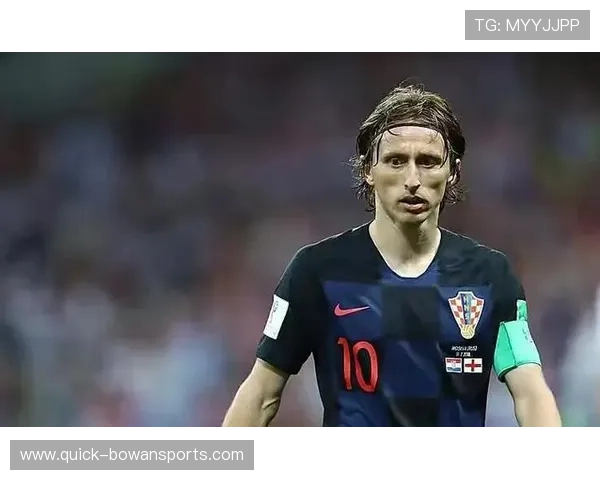 世界级后腰球星风采展现 足球场上中场指挥官的荣耀与责任