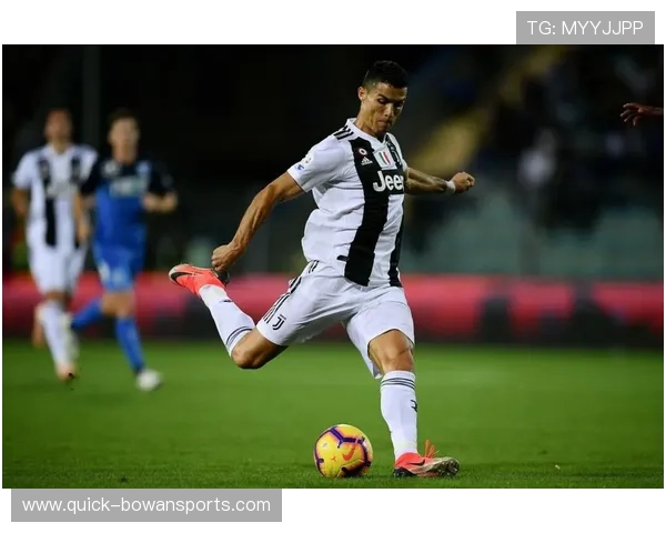 克里斯花式足球首字母球星：带你走进足球技巧与创意的完美融合世界