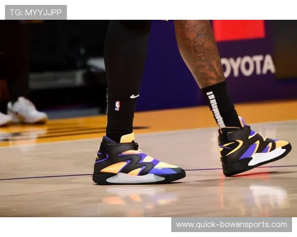 足球球星上脚潮鞋全解析明星球员街头风搭配与时尚潮流趋势 足球球星上脚潮鞋全解析明星球员街头风搭配与时尚潮流趋势