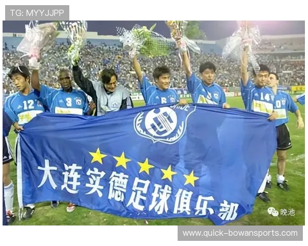 退役足球传奇齐聚一堂 回顾他们辉煌岁月与未来之路 退役足球传奇齐聚一堂 回顾他们辉煌岁月与未来之路